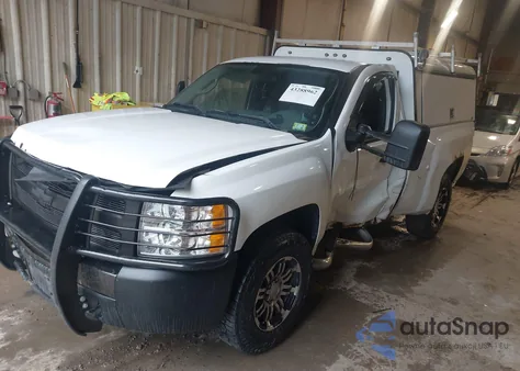 2013 Chevrolet Silverado 1500 Work Truck z USA, uszkodzony, nr VIN 1GCNCPEX4DZ173307